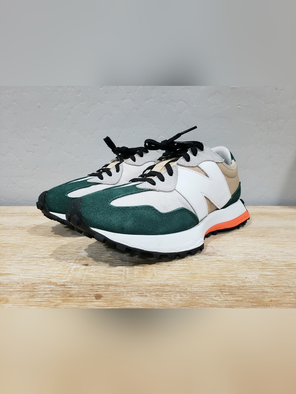 NEW BALANCE Mens 327 Athleisure Sneakers (8.5D/10W W's) Incense Nightwatch Green